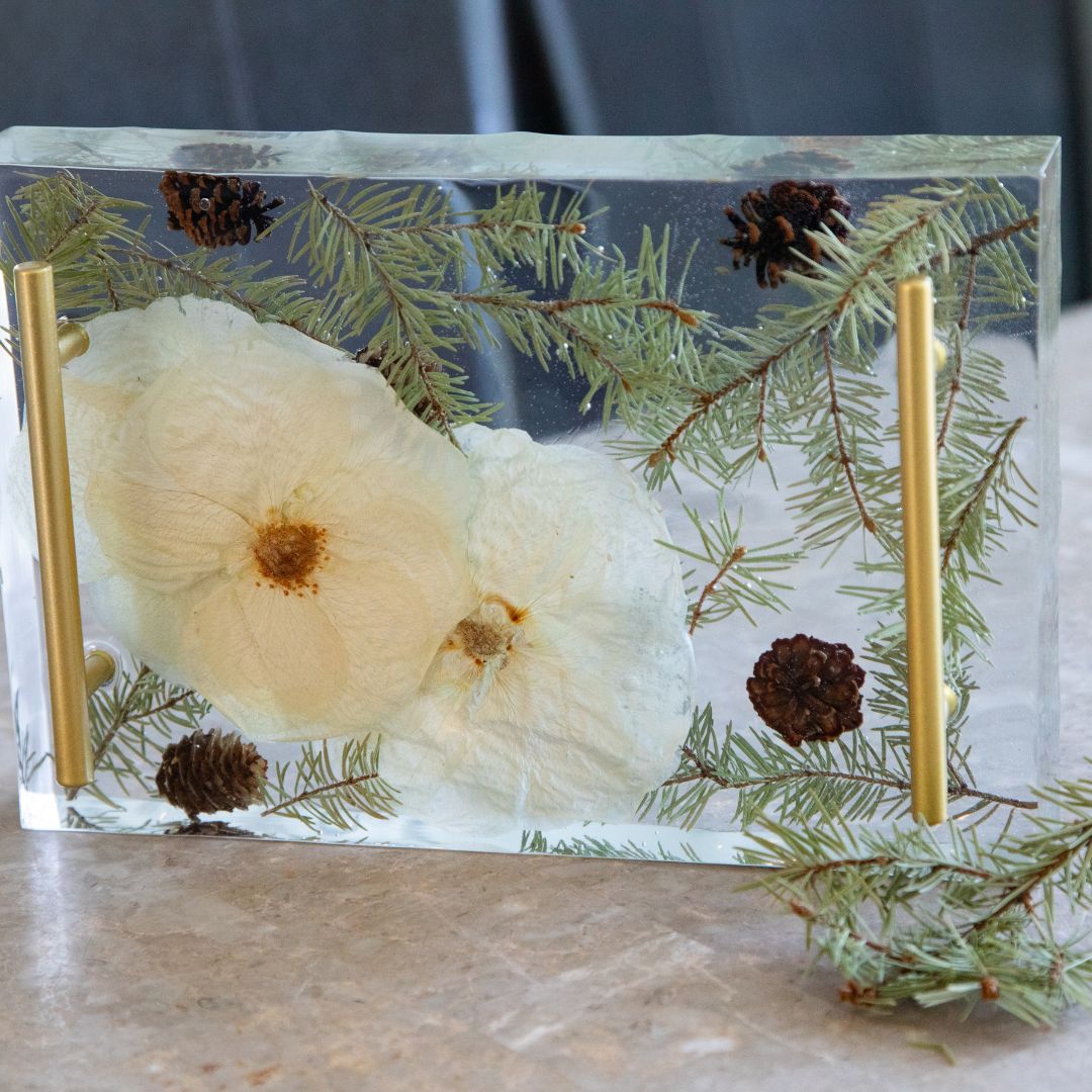 Flower Preservation clear tray white flowers
